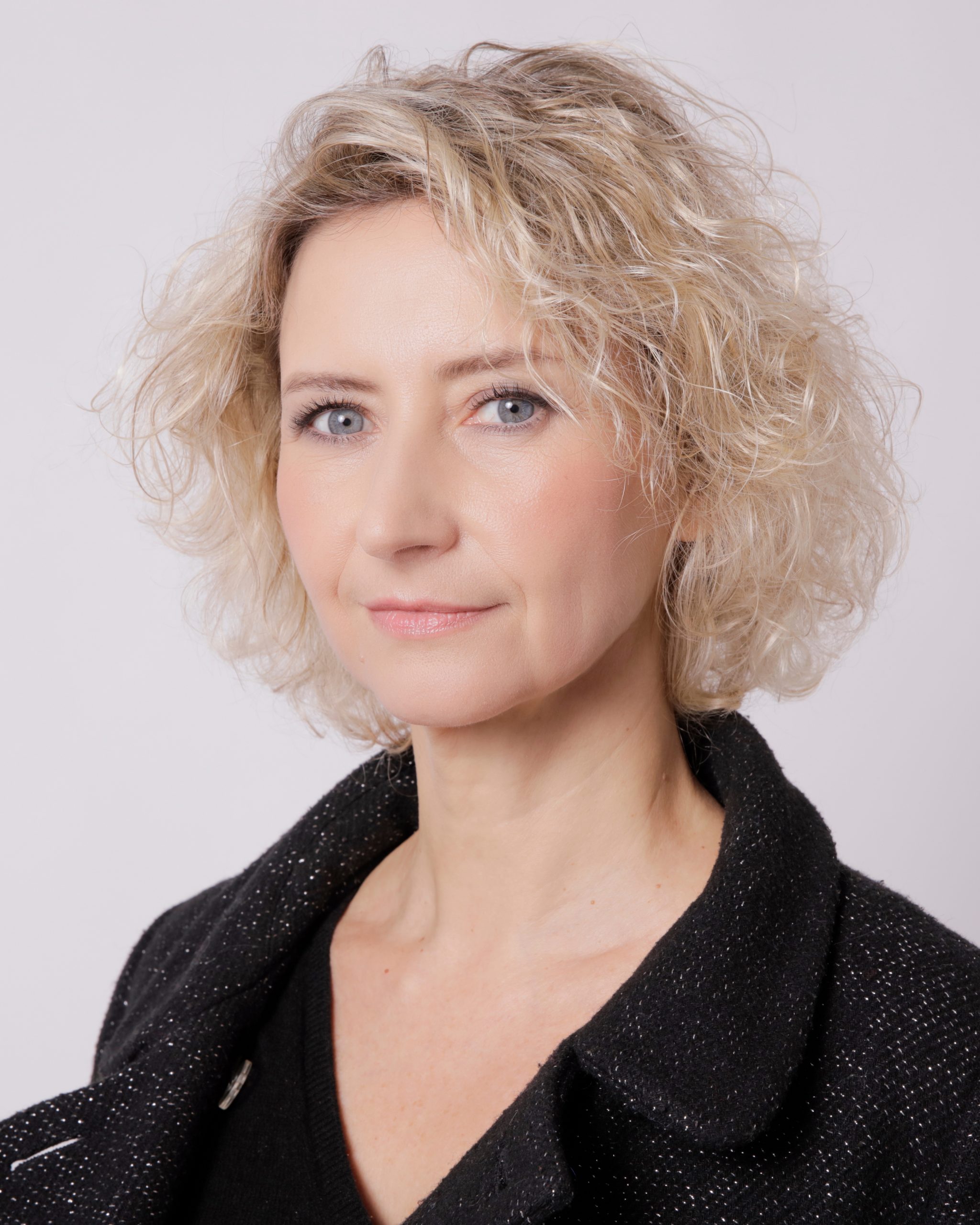 Caroline Klaus Book 2024 Comédienne-Chanteuse, Photographe Mathieu Baumer, Make up Axelle Dersin