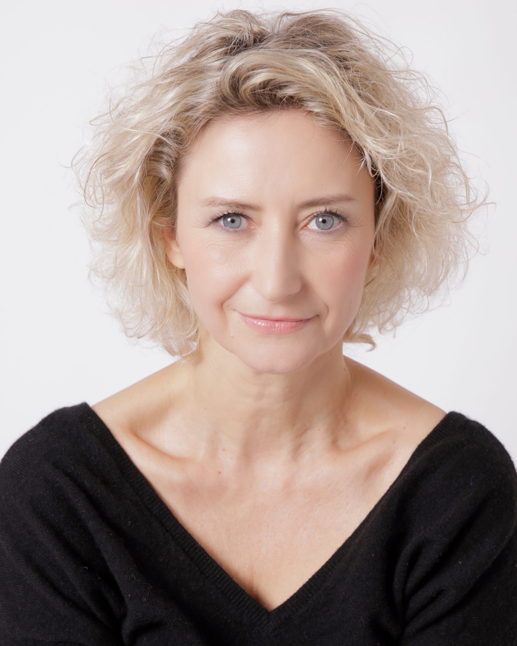 Caroline Klaus Book 2024 Comédienne-Chanteuse, Photographe Mathieu Baumer, Make up Axelle Dersin